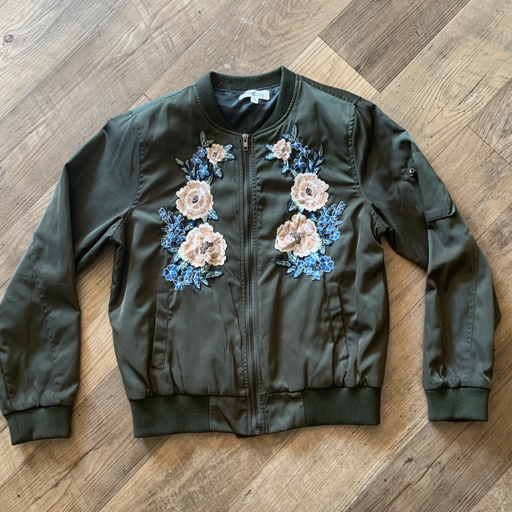 Boutique green bomber jacket with embroidery